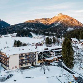 OptimaMed Gesundheitsresort Weißbriach、ヴァイスブリアッハのホテル