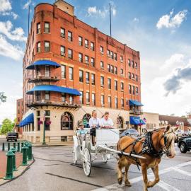 Lafayette Hotel Marietta، فندق في ماريتا