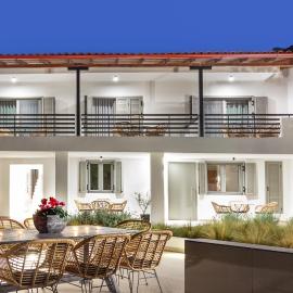 Araliki Suites, hotel in Polychrono