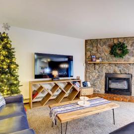 Walk to Ski Resort: Breckenridge Condo w/ Hot Tub!