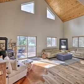 Near Hiking + Wineries: Arnold Cabin w/ Deck!