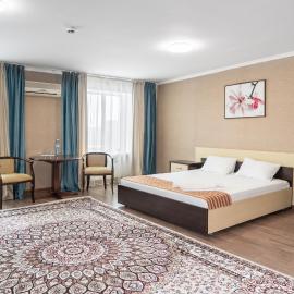 Azamat Hotel