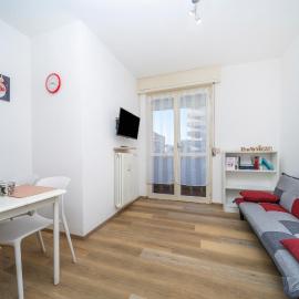 GuestHost - Zia Dina APT - with Balcony