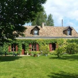 Cottage proche circuit 24 Heures Le Mans proche de Paris Jeux olympiques autoroute à 5km – hotel w mieście La Chapelle-Saint-Rémy