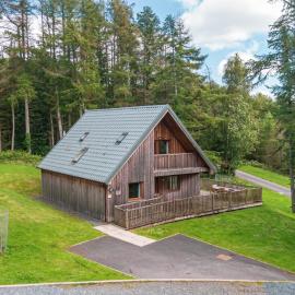 Lord Galloway 31 with Hot Tub, hotel in Newton Stewart