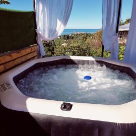 Annas Glamping, hotel in Batoemi