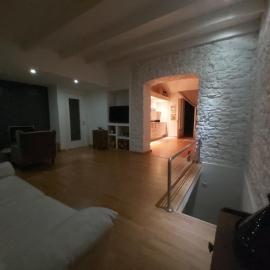 Casetta del cuore intero appartamento con camino, hotel en Sadali