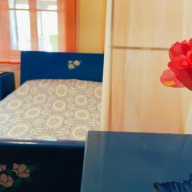 Nionas Cheerful House