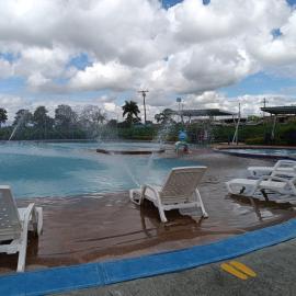 Apartamento a 5 minutos del parque del café con Piscina