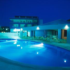 Apartments Marija, готель у місті Постіра