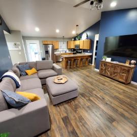 Lazy Moose Cottage in Willow, HotTub & Privacy, hotel Willow-ban