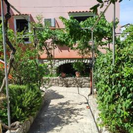 Apartments with a parking space Losinj, Losinj - 20594