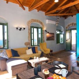 Stavroulas Stone House in Rigklia, Messinia, hotel in Riglia