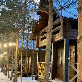 Family Resort, hotel sa Mostiska