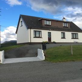 Almondbank Self Catering Apartment, hotel in Skeabost