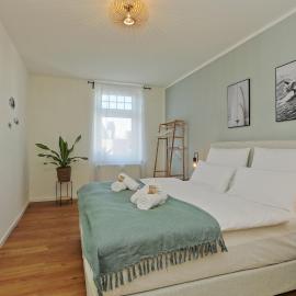 *City, Nähe Hbf, Kingsizebetten, Fitnessecke*
