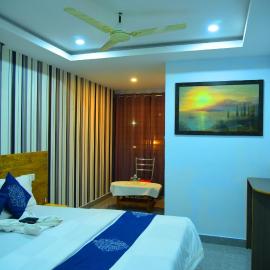 Hotel Housefinch Residency