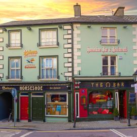 Behan's Horseshoe Bar & Restaurant, hotel a Listowel