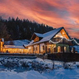 Rita Art Chalet Voronet, готель у місті Voroneţ