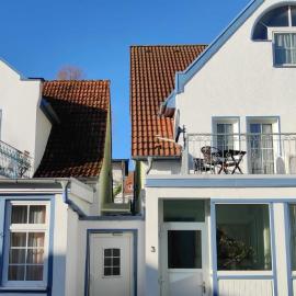 Hotel Zum Strand، فندق في فارنمونده