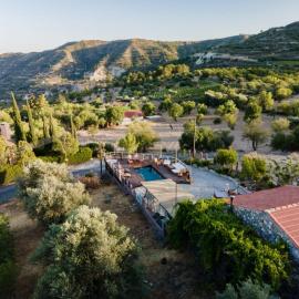 Rozana House, ξενοδοχείο σε Silikou