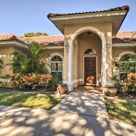 Pet-Friendly Home in Vero Beach, 1 Mi to Beach!, hotel in Vero Beach