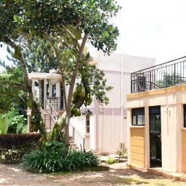 Golden Cherries Guest House, khách sạn ở Jinja