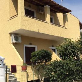 Christina Apartments On The River, hotel v destinaci Mesongi