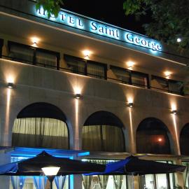 Saint George Hotel, khách sạn ở Asproválta