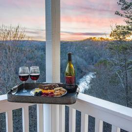 MAJESTIC MOUNTAIN MANOR- Spectacular Mtn & River VIEWS, 5bed 4ba,Resort amenities