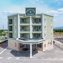 Glamping Alliance Hotel, hotell i Plovdiv