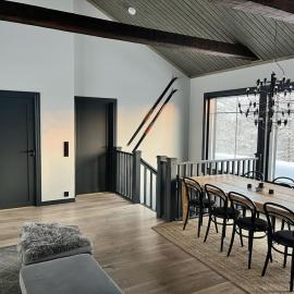 Viesnīca Porthos Ski-in Lodge with private hot tub and sauna in Lapland pilsētā Pyhätunturi