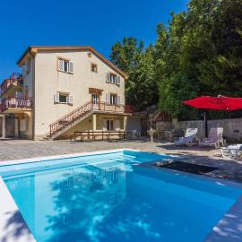 Apartments Neven, hotel en Grižane