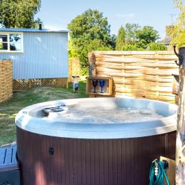 The Hideaway Hut - 1 Bed Shepherds Hut - Hereford, Hotel in Hereford