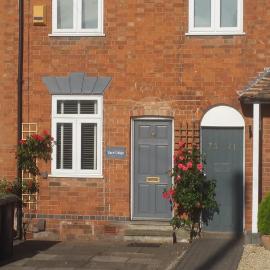 Cottage 5 minutes walk to river and town centre