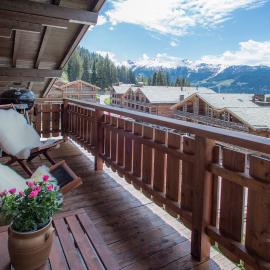 Avouitzons Medran Apartments - Ski-in Ski-out 30 meters from Medran lift and 40 meters from W Hotel