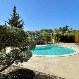 Beau studio en duo au coeur du Luberon