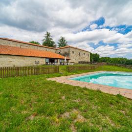Casa Rural Pazo San Damian, hotel in Amoeiro