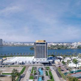 Hotel Holiday International, hótel í Sharjah