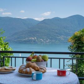 Swiss Blue Residence. Apartment Lake Paradise, хотел в Брисаго