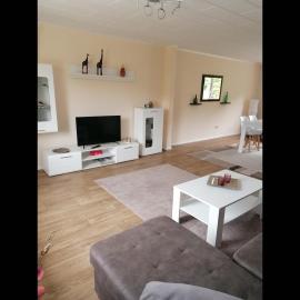 Großzügige Ferienwohnung mit viel Platz zwischen Tollenseesee und Müritz