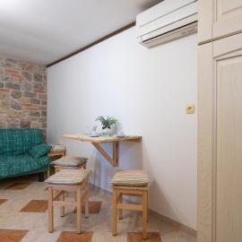 Studio apartment Larca