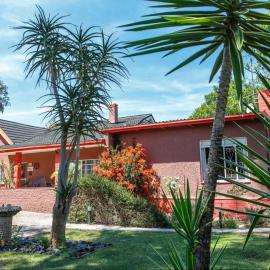 Gumtree Guest House, hotel in Oudtshoorn
