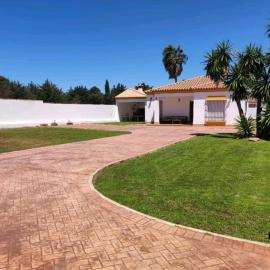 Orchard View, מלון בCampano