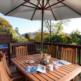 Copper Beech Lodge with Hot Tub, hotel sa Cupar
