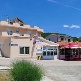 Apartments Maestral