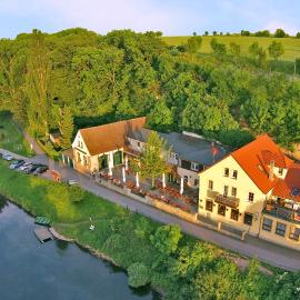 Gasthof Alter Felsenkeller, hotel v destinaci Naumburg