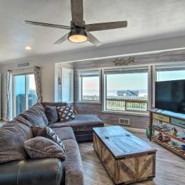 Gold Beach Home w/ Hot Tub, 1/4 Mi to Beach!, hotel a Gold Beach