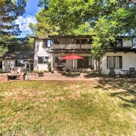 Patio & Yard: Dtwn Cottonwood Home!