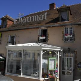 Hotel Chez Chaumat, hotel in Cérilly